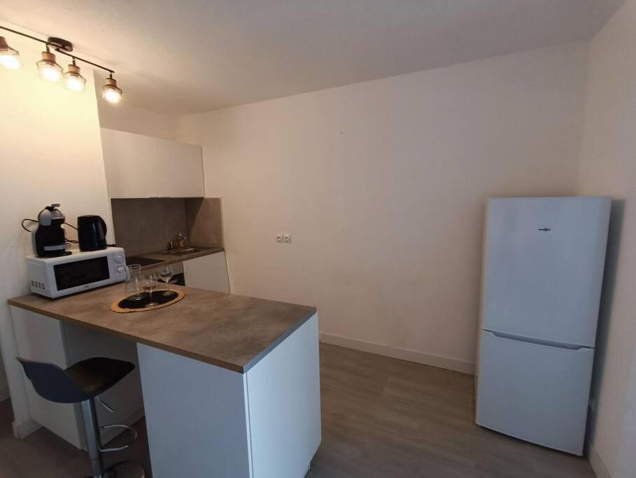 Appartement Tout Equipe 2 A 4 Couchages St Charles Marsella Exterior foto