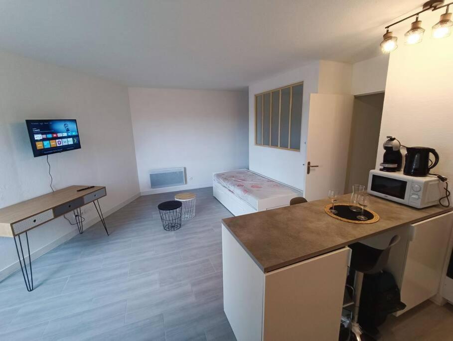 Appartement Tout Equipe 2 A 4 Couchages St Charles Marsella Exterior foto